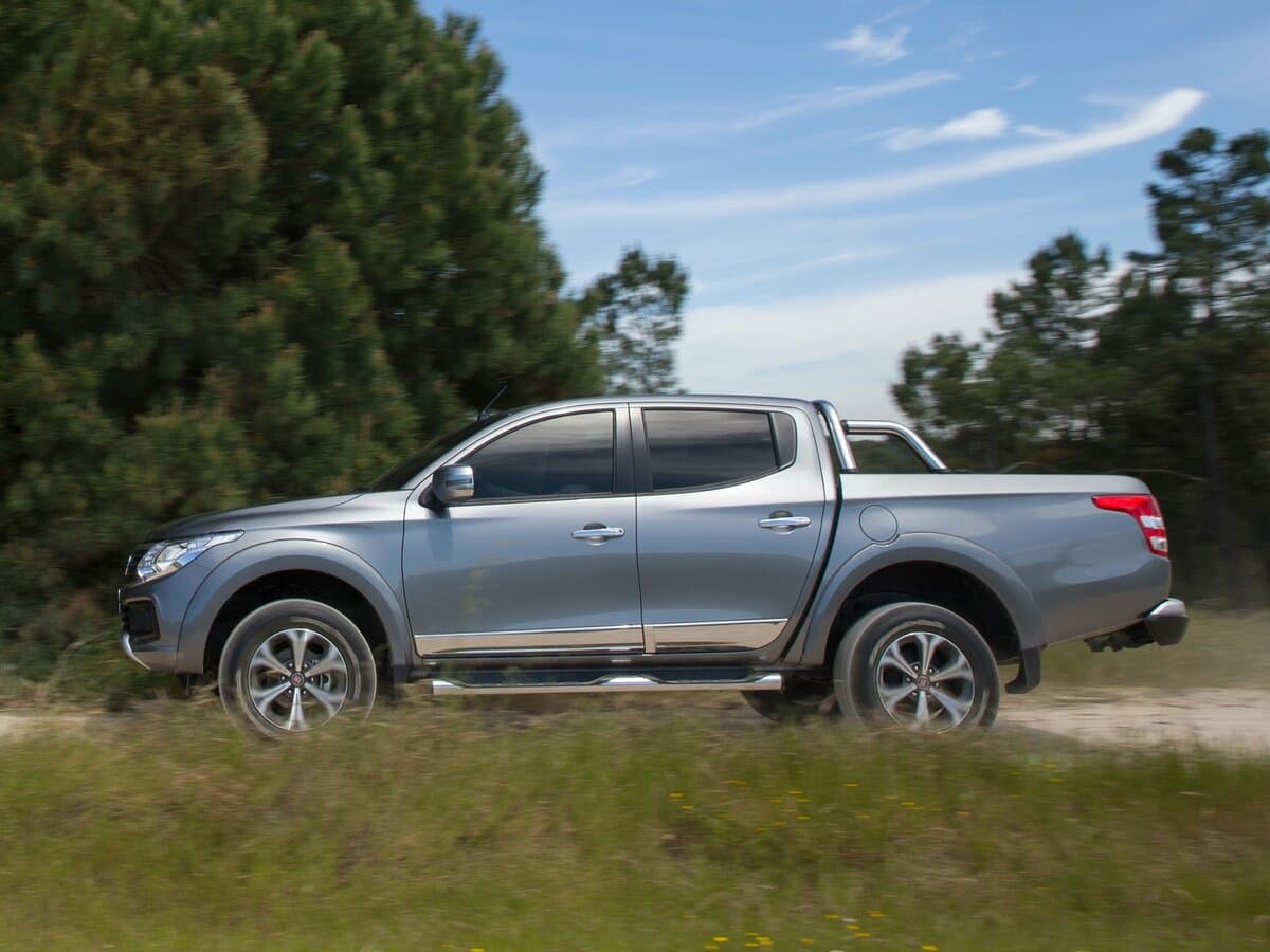 Fiat Fullback I — Yandan