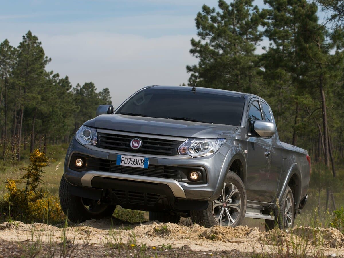 Fiat Fullback I — Öndən