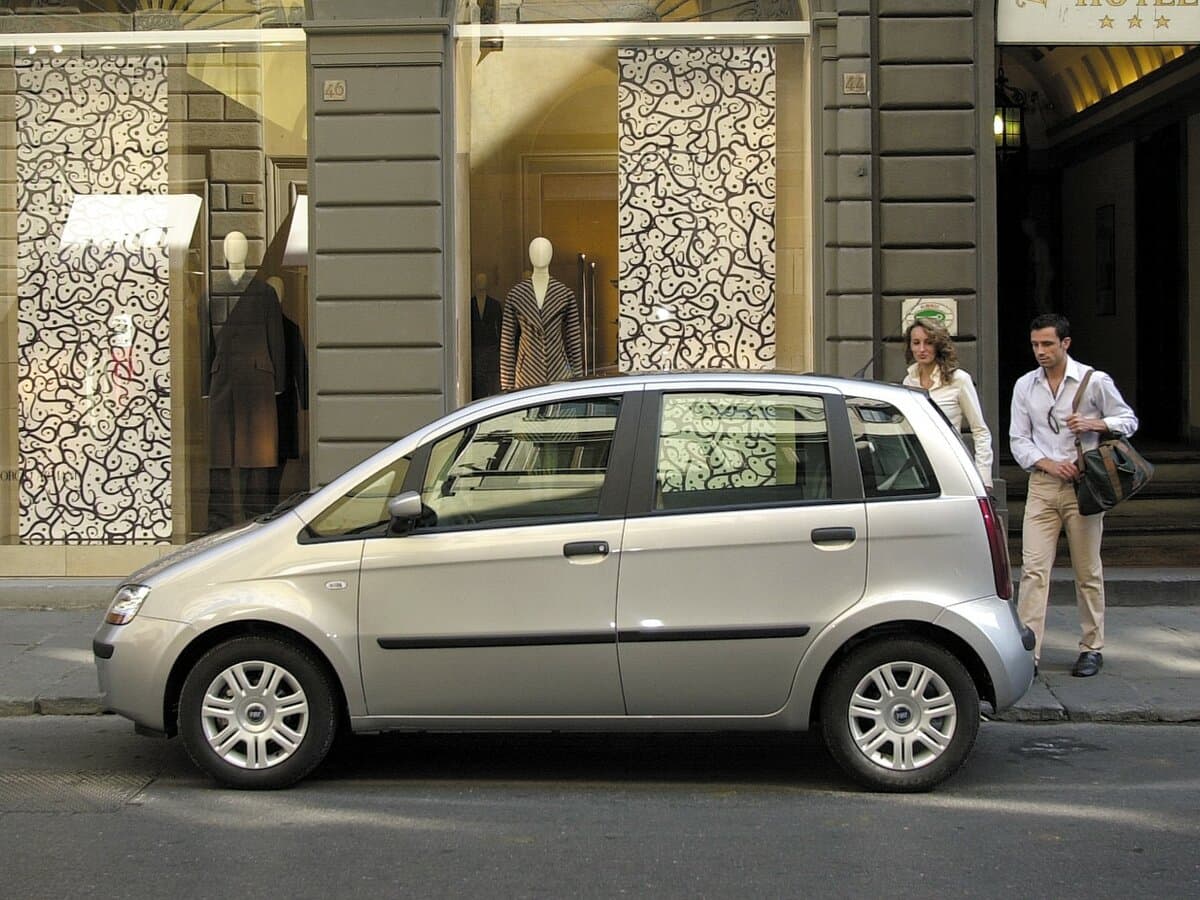 Fiat Idea 2003 – 2016 — Yandan