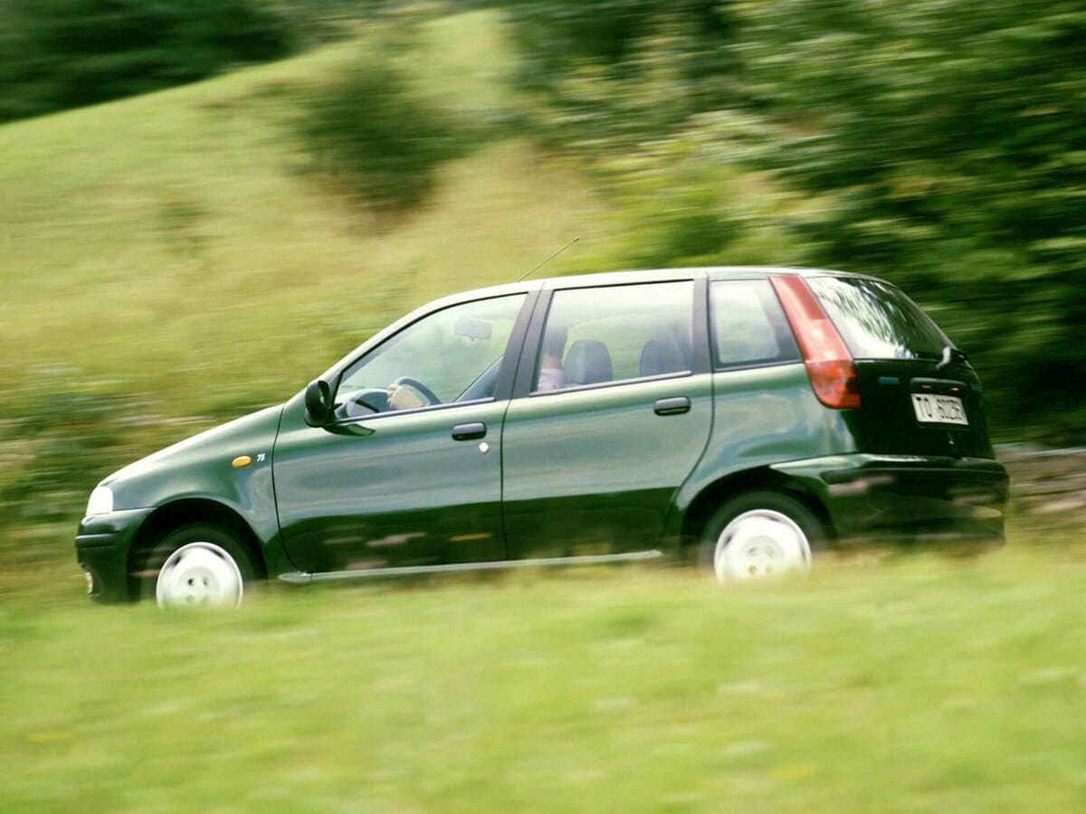Fiat Punto I — Yandan