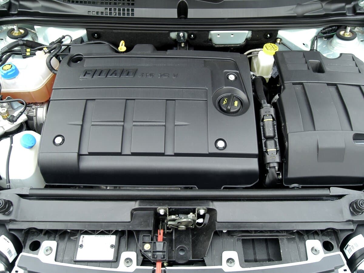 Fiat Stilo 2001 – 2007 — Salon, arxadan