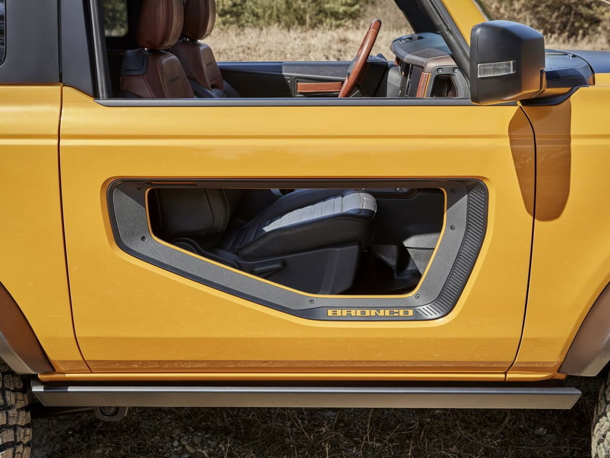 Ford Bronco VI — Qapı