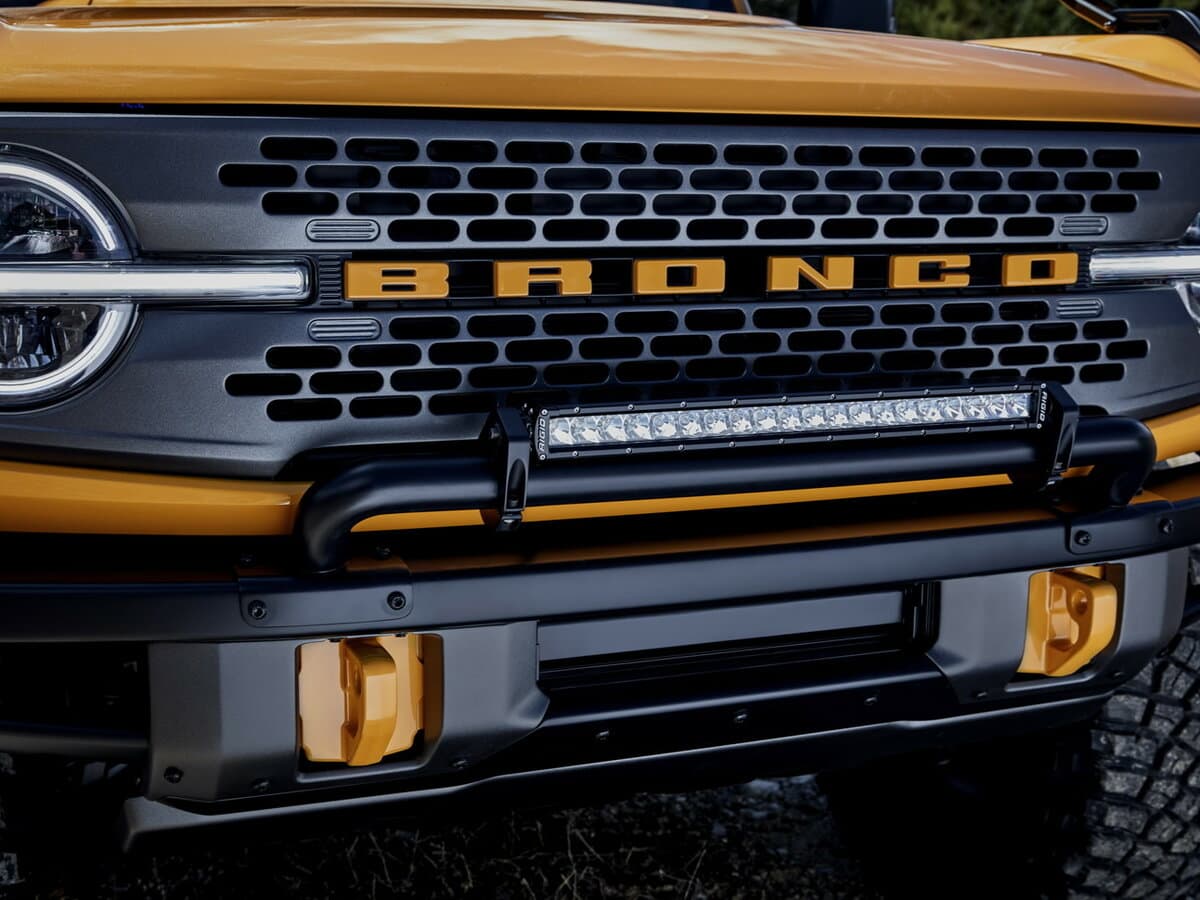 Ford Bronco VI — Fara