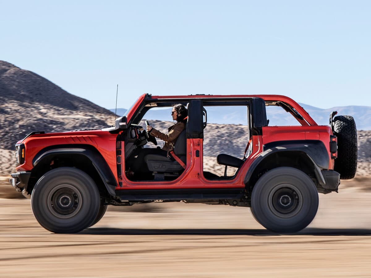 Ford Bronco VI — Yandan