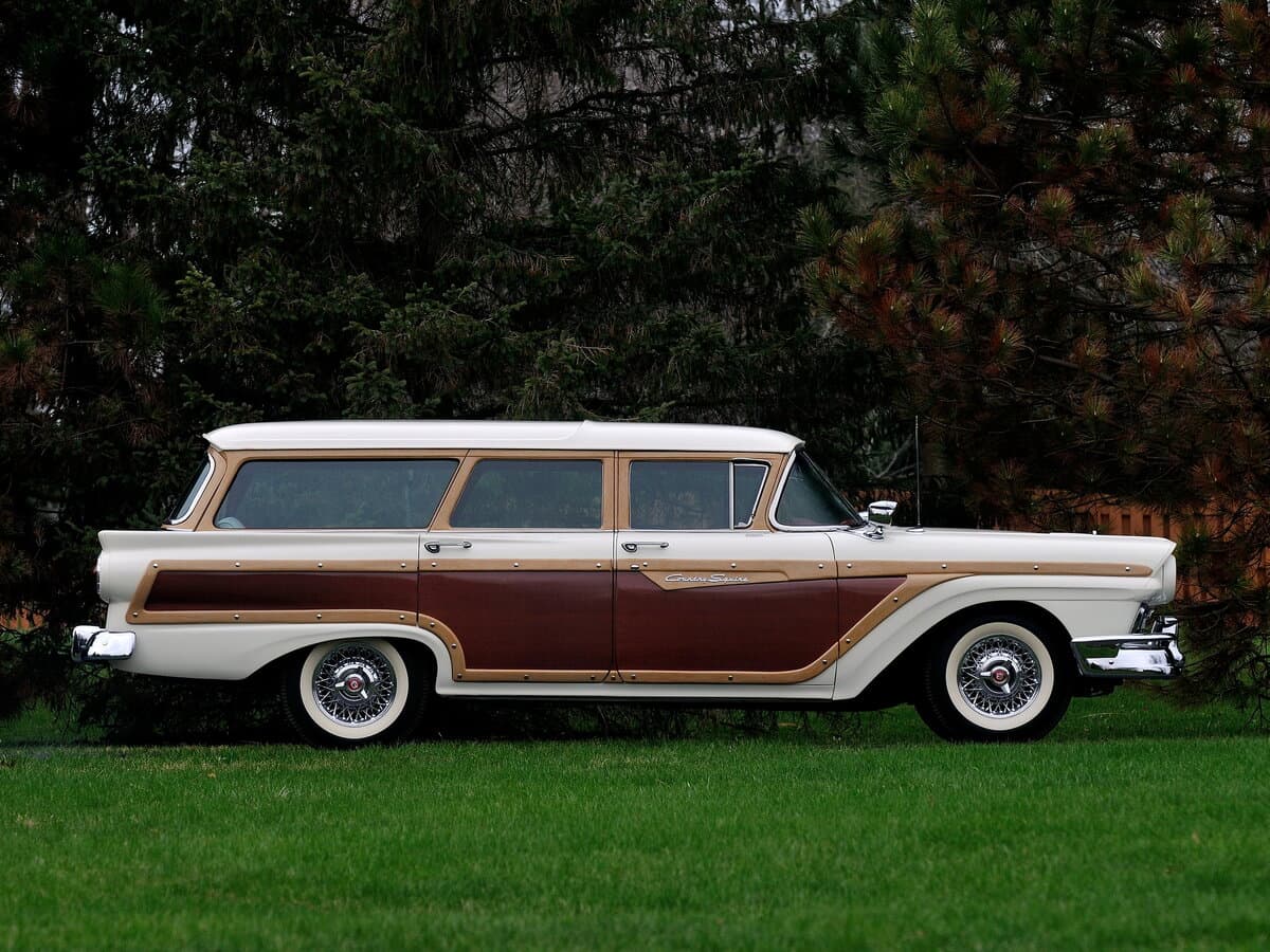 Ford Country Squire IV — Yandan