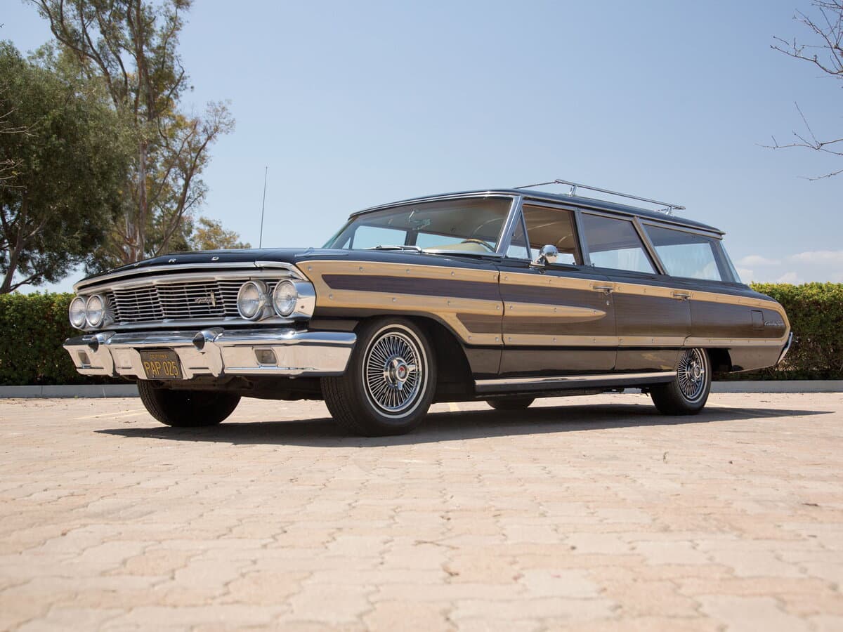 Ford Country Squire V — Əsas şəkil