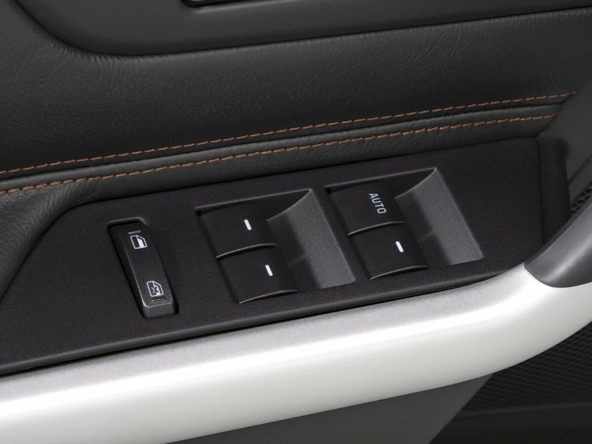 Ford Edge I Restayling — Qapı