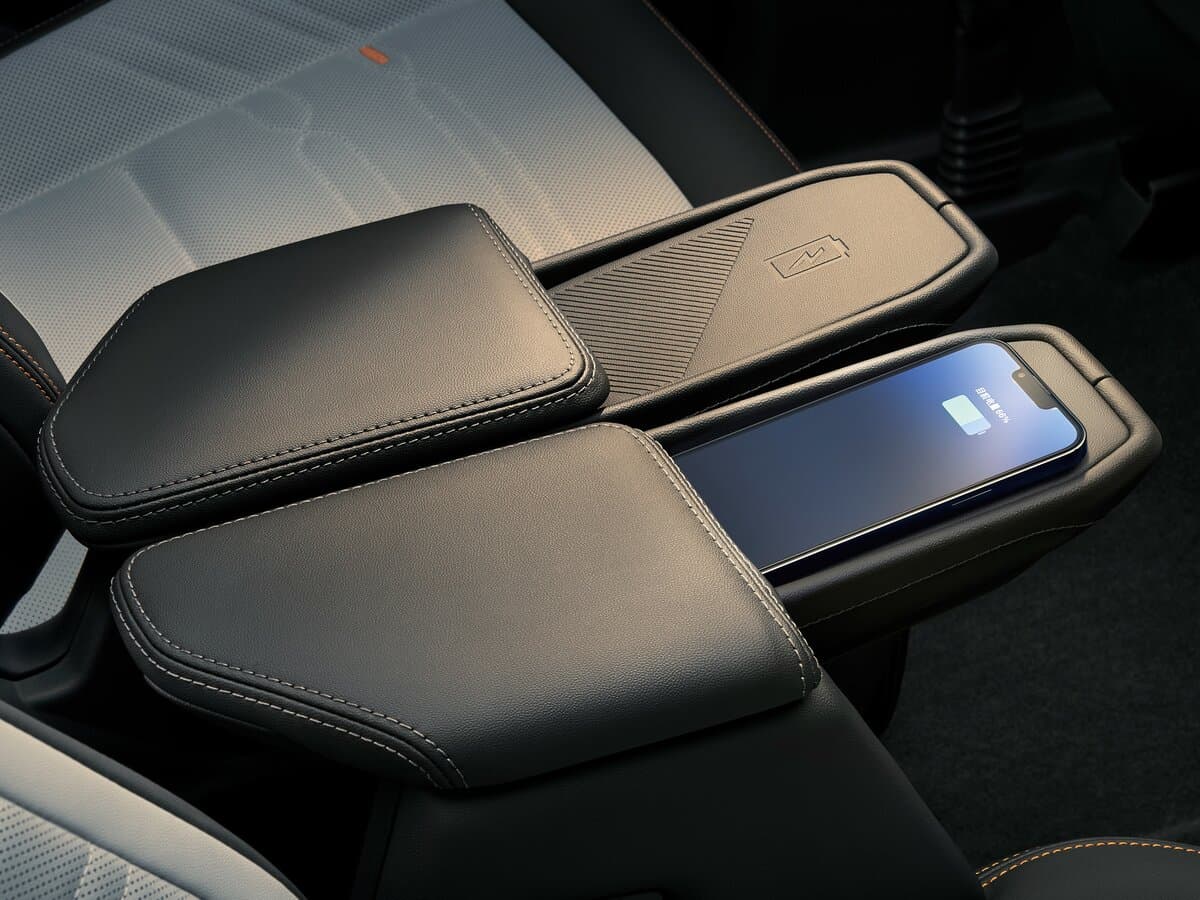 Ford Edge III (L) — Salon, öndən