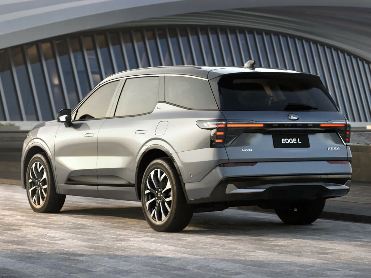 Ford Edge III (L) — 3/4 arxadan