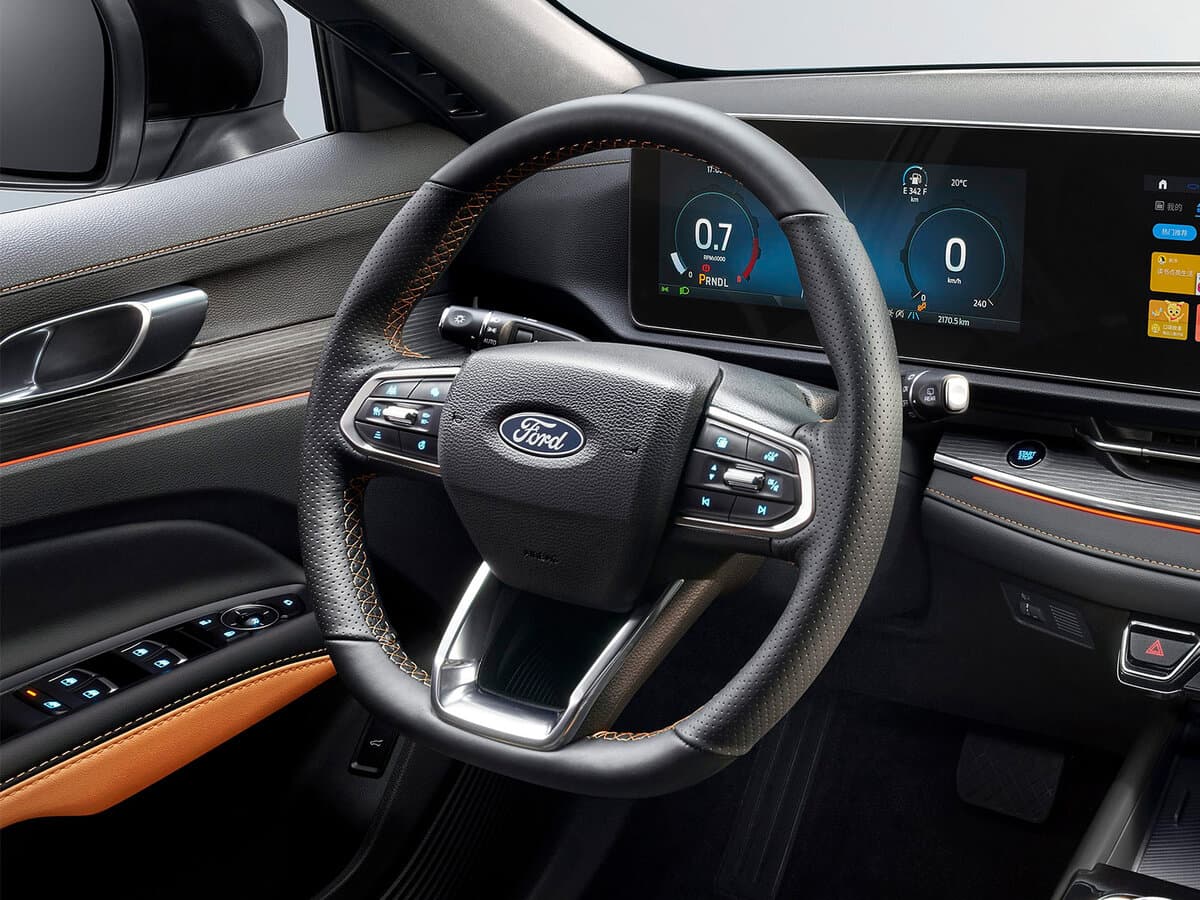 Ford Equator Sport I Restayling — Sükan