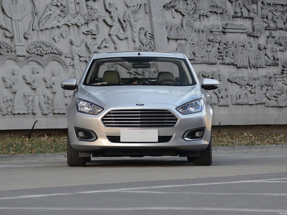 Ford Escort VI — Öndən
