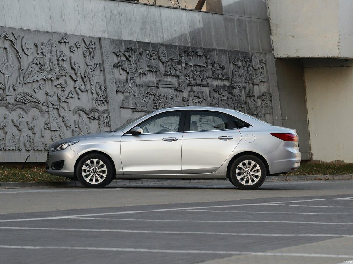 Ford Escort VI — Yandan