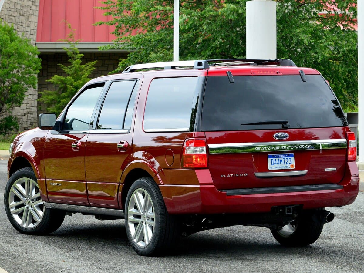 Ford Expedition III Restayling — 3/4 arxadan