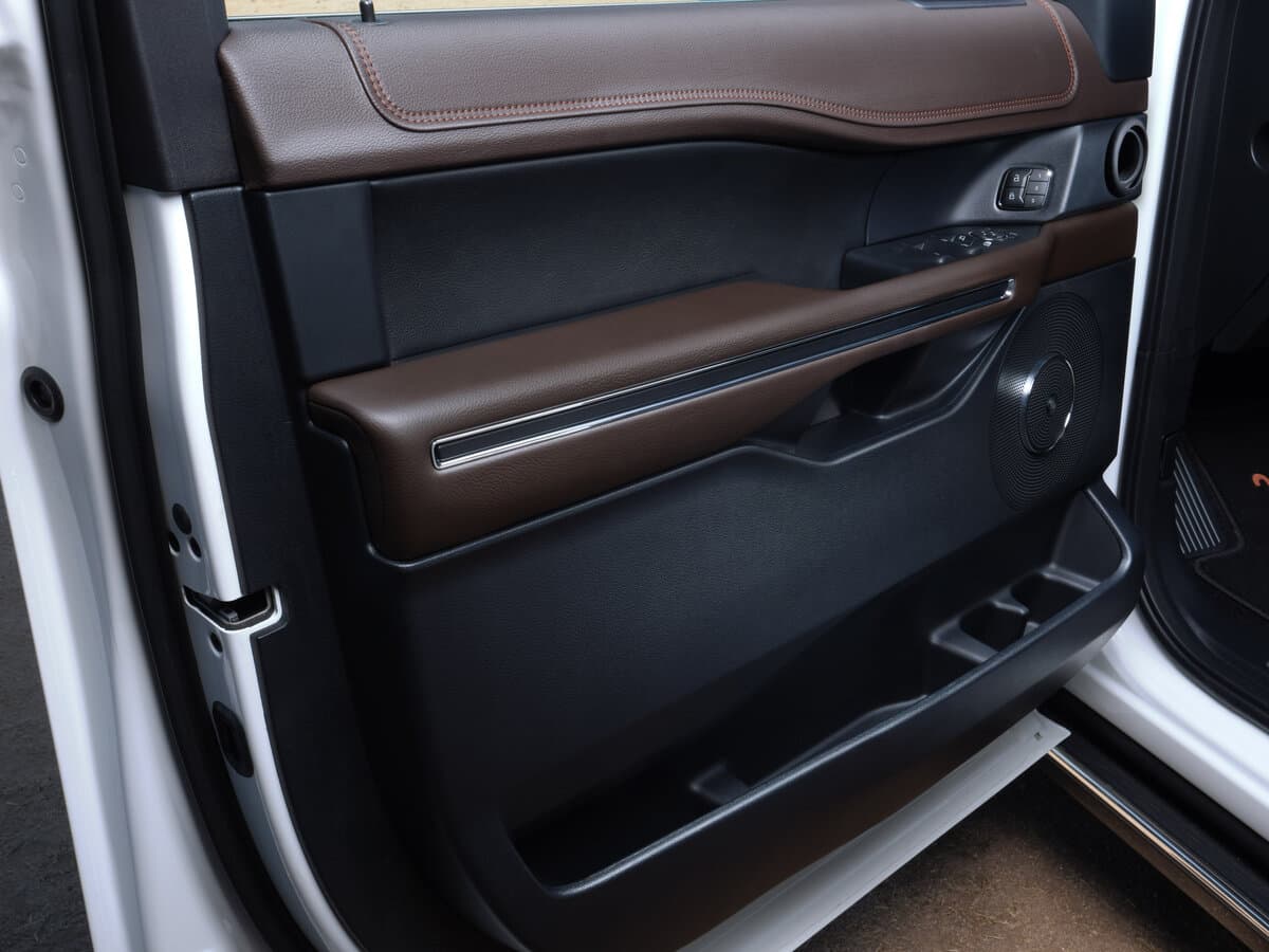 Ford Expedition IV — Qapı