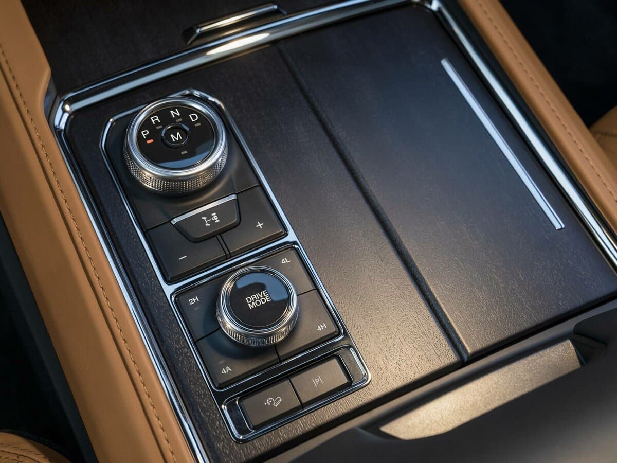 Ford Expedition IV — Salon, öndən