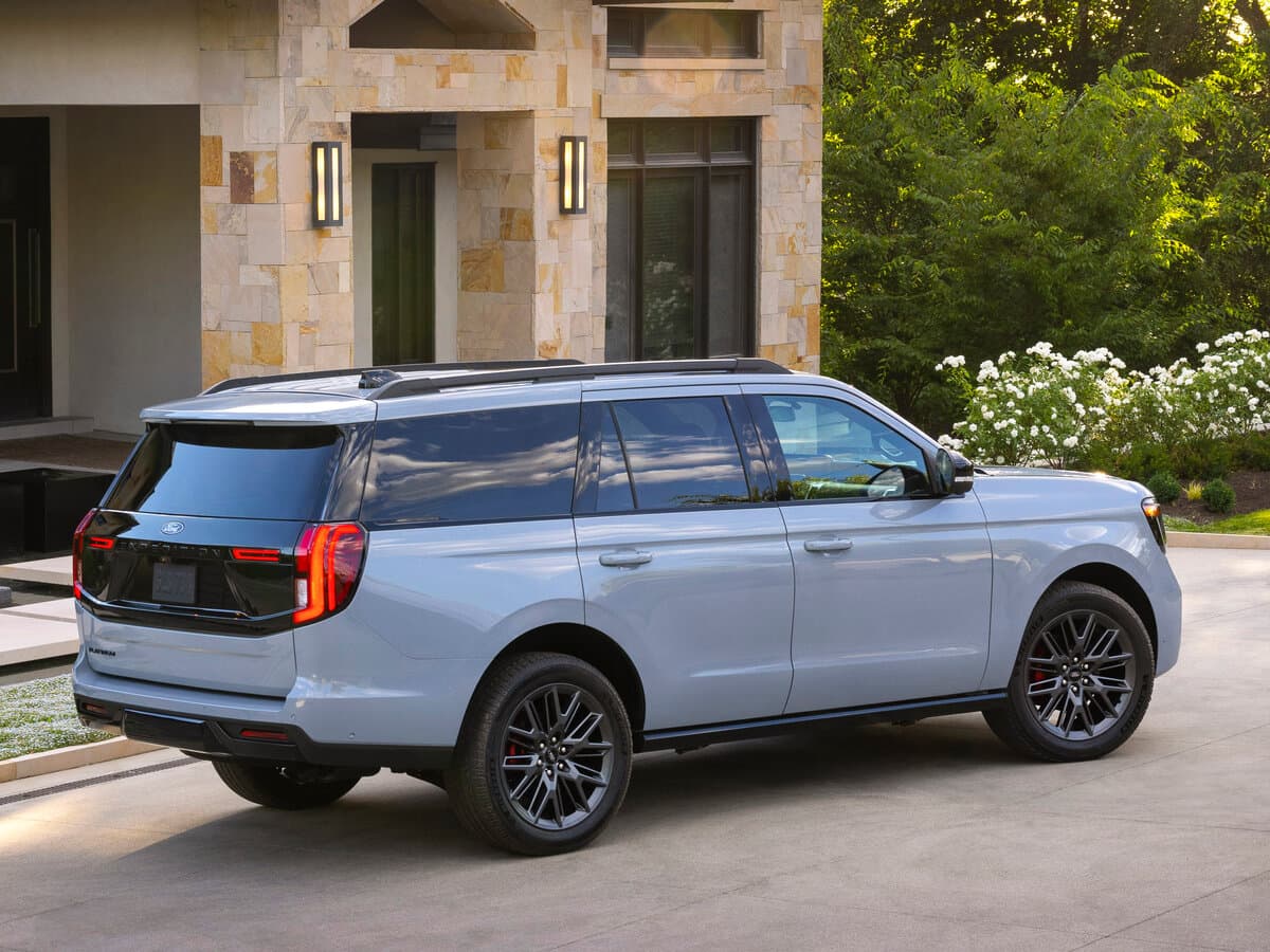 Ford Expedition V — 3/4 arxadan