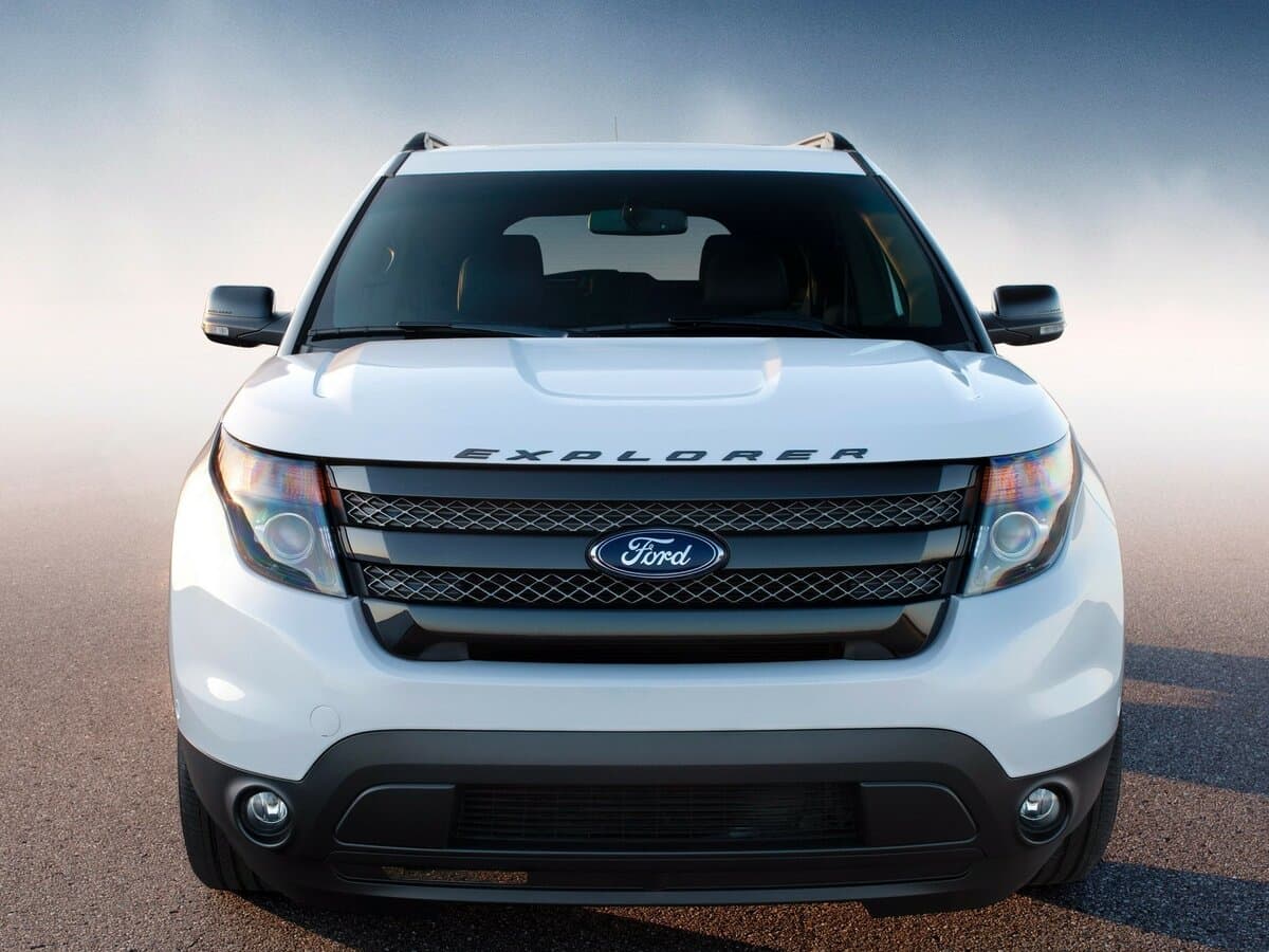 Ford Explorer V — Öndən