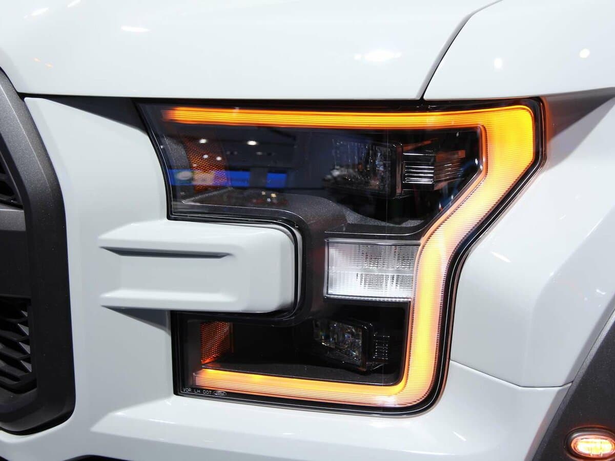 Ford F-150 XIII — Fara