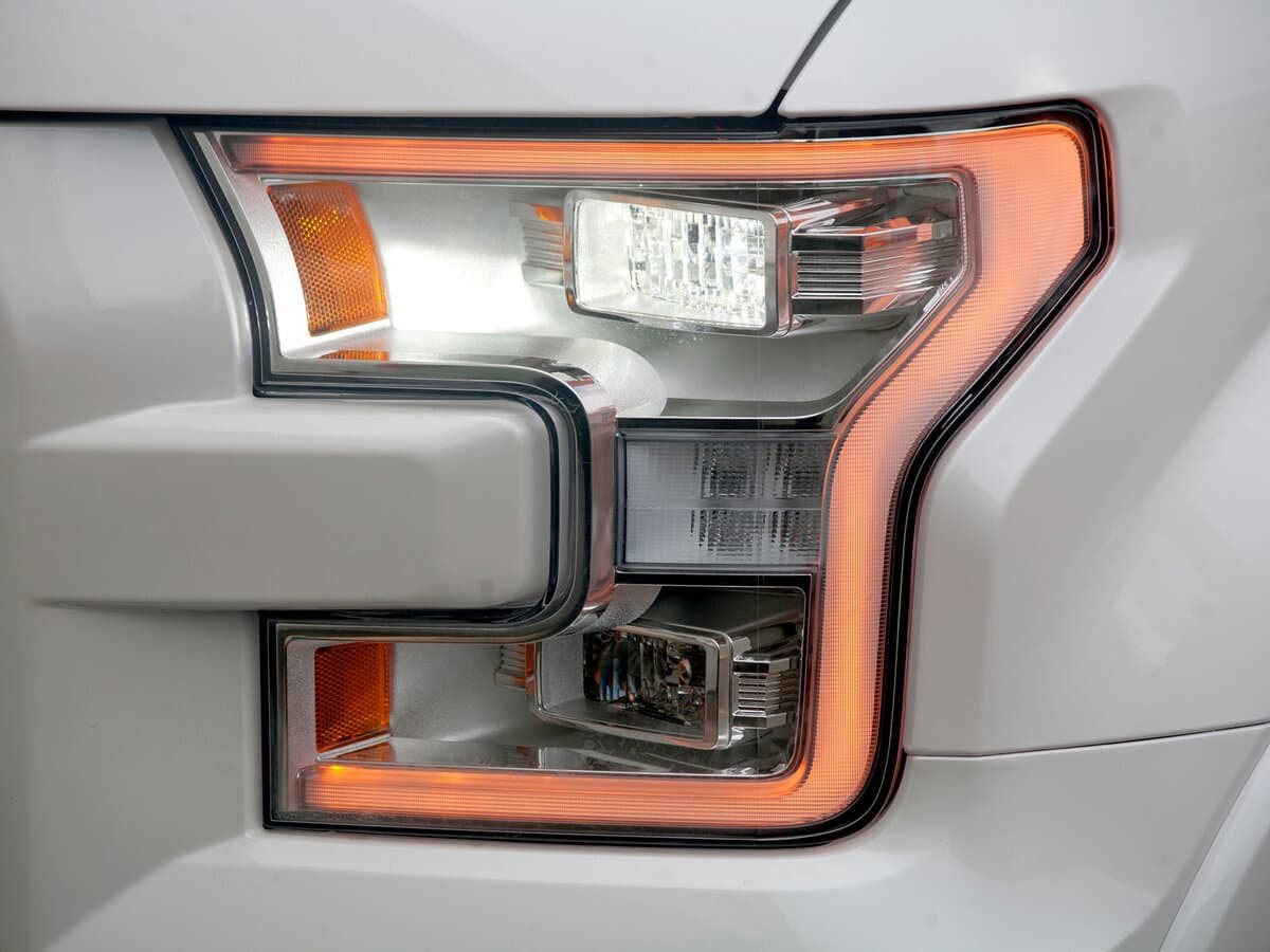Ford F-150 XIII — Fara