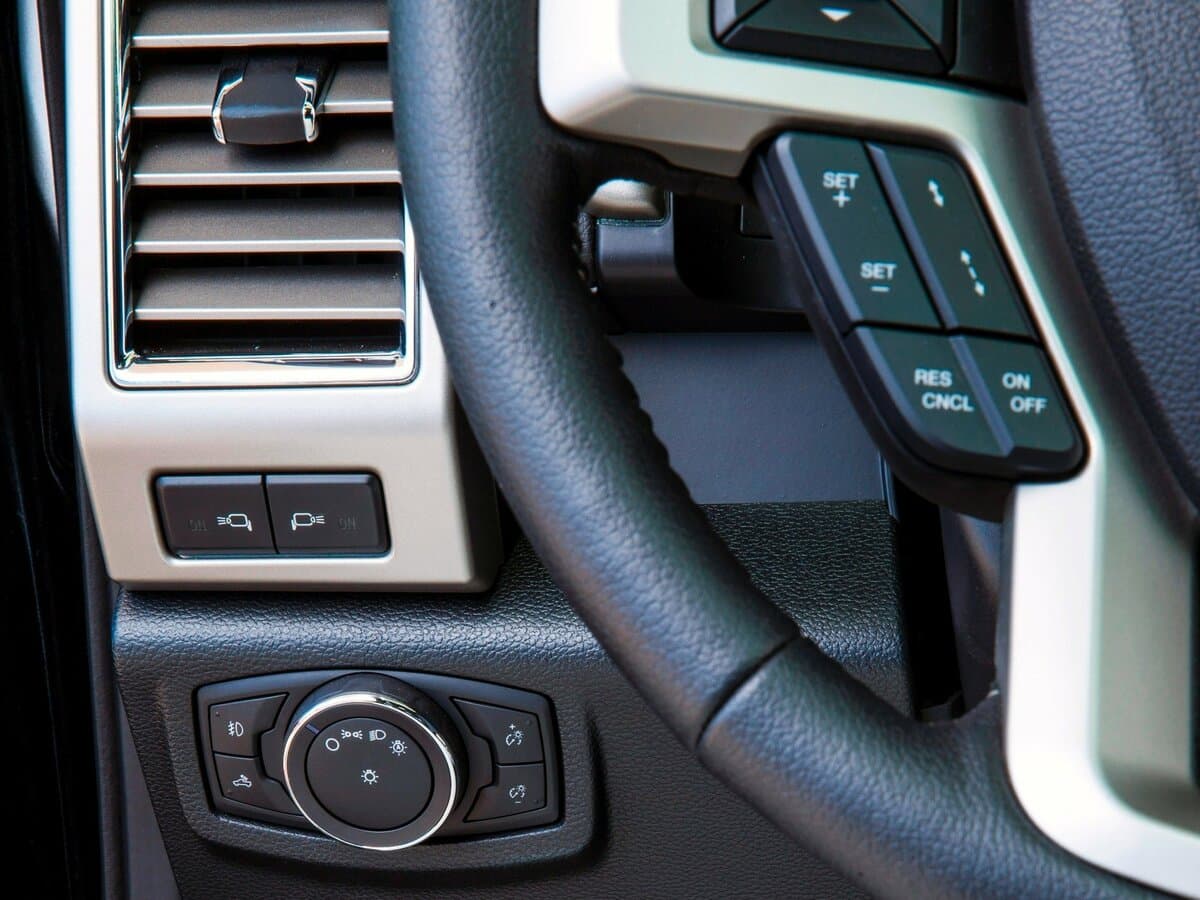 Ford F-150 XIII — Salon, öndən