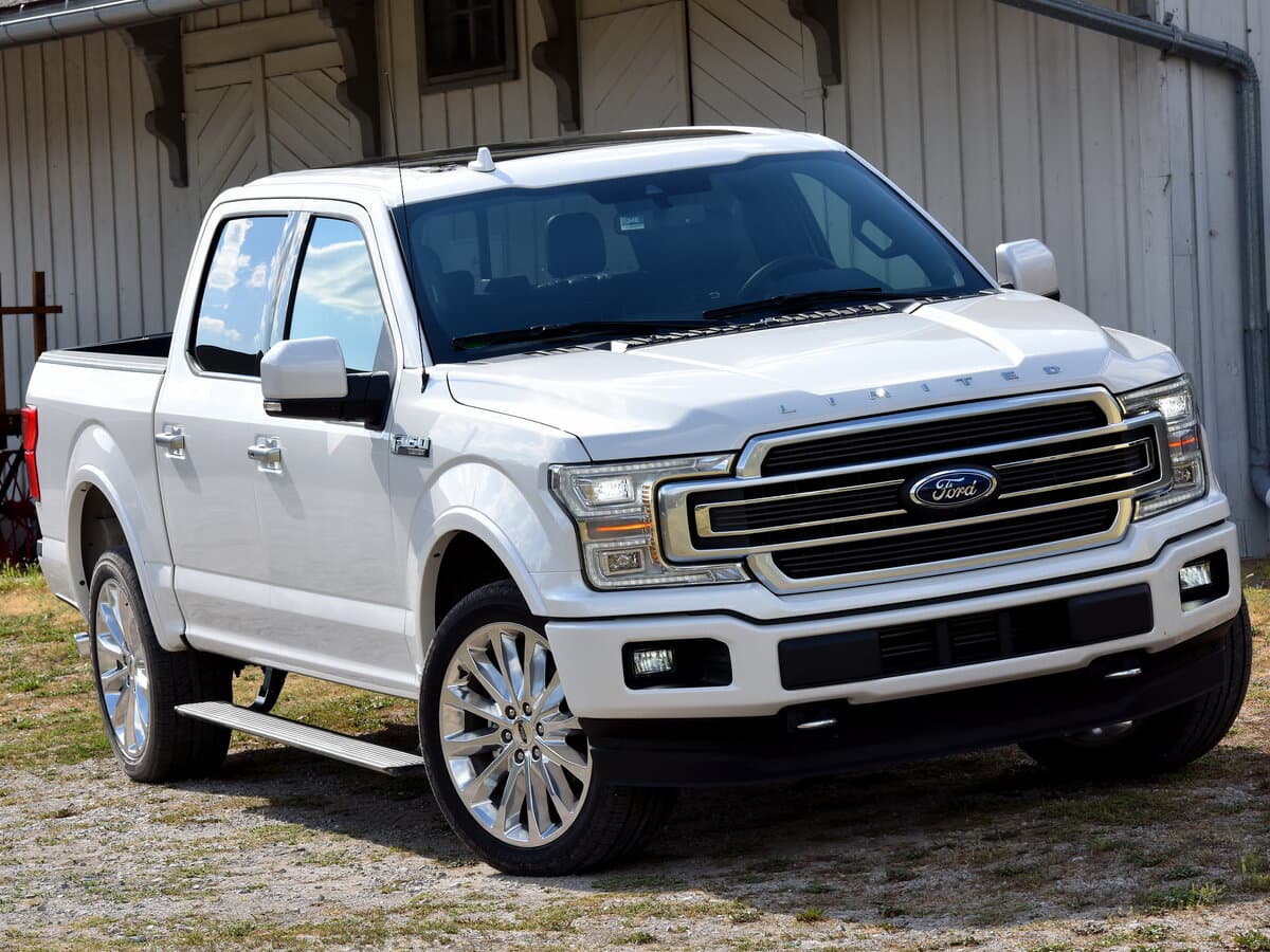 Ford F-150 XIII Restayling — Öndən