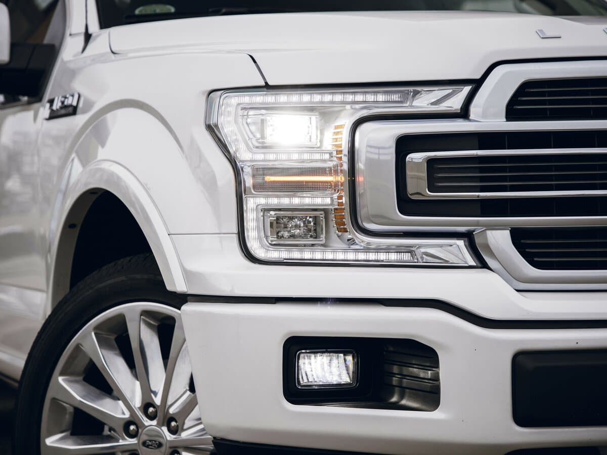 Ford F-150 XIII Restayling — Fara