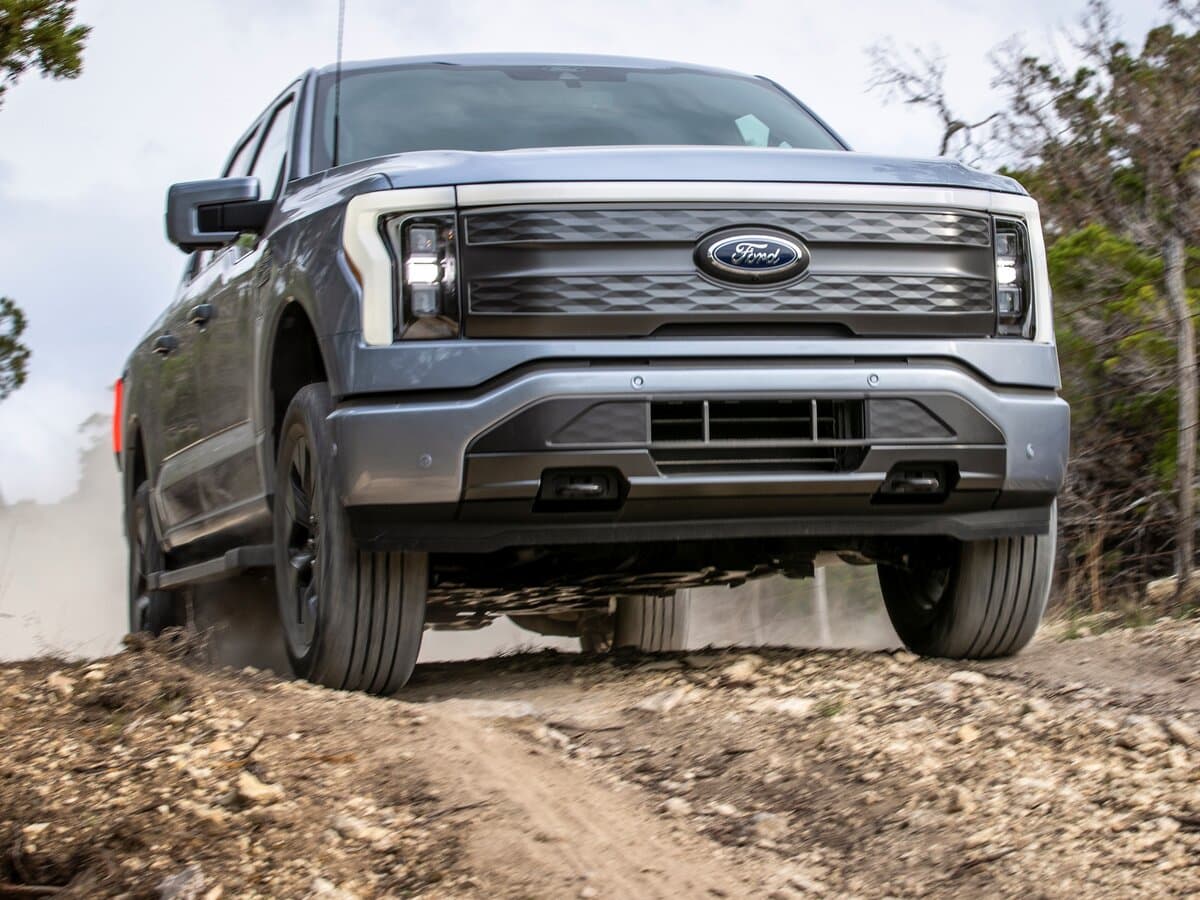 Ford F-150 XIV — Öndən