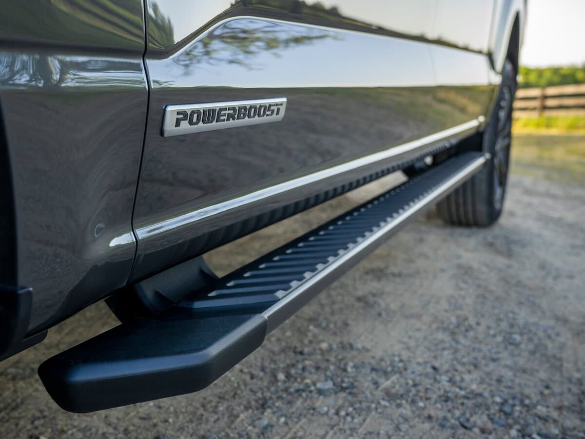 Ford F-150 XIV — Salon, arxadan