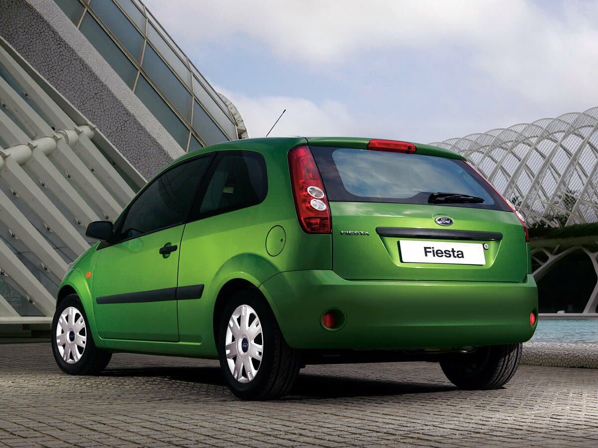 Ford Fiesta Mk5 — 3/4 arxadan