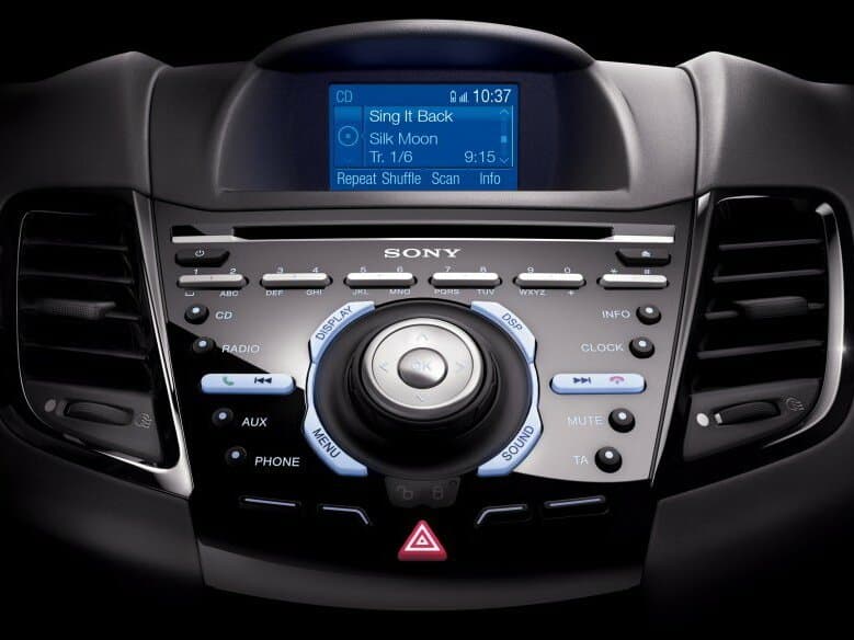 Ford Fiesta Mk6 Restayling — Salon, öndən