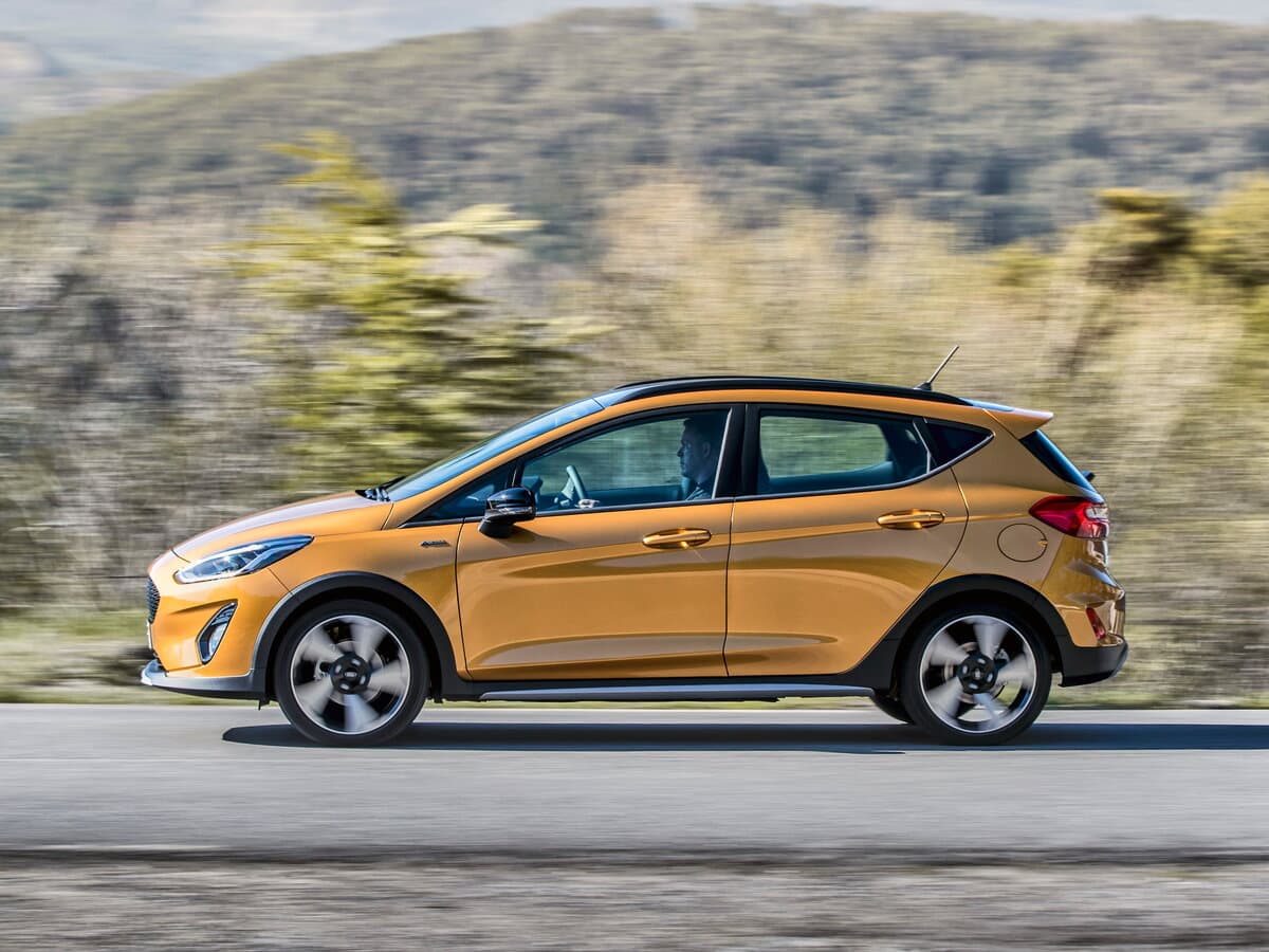 Ford Fiesta Mk7 — Yandan