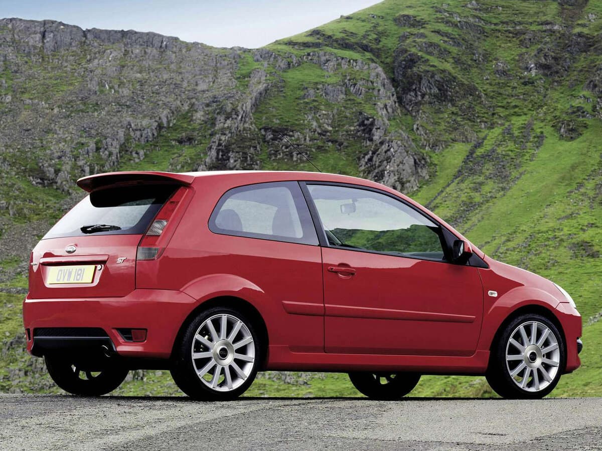Ford Fiesta ST V — 3/4 arxadan