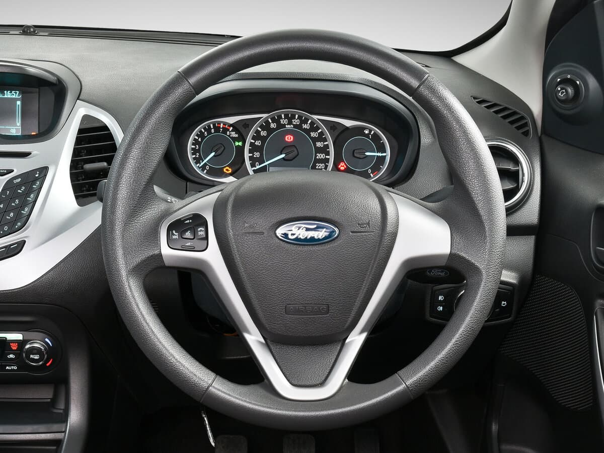 Ford Figo II — Sükan