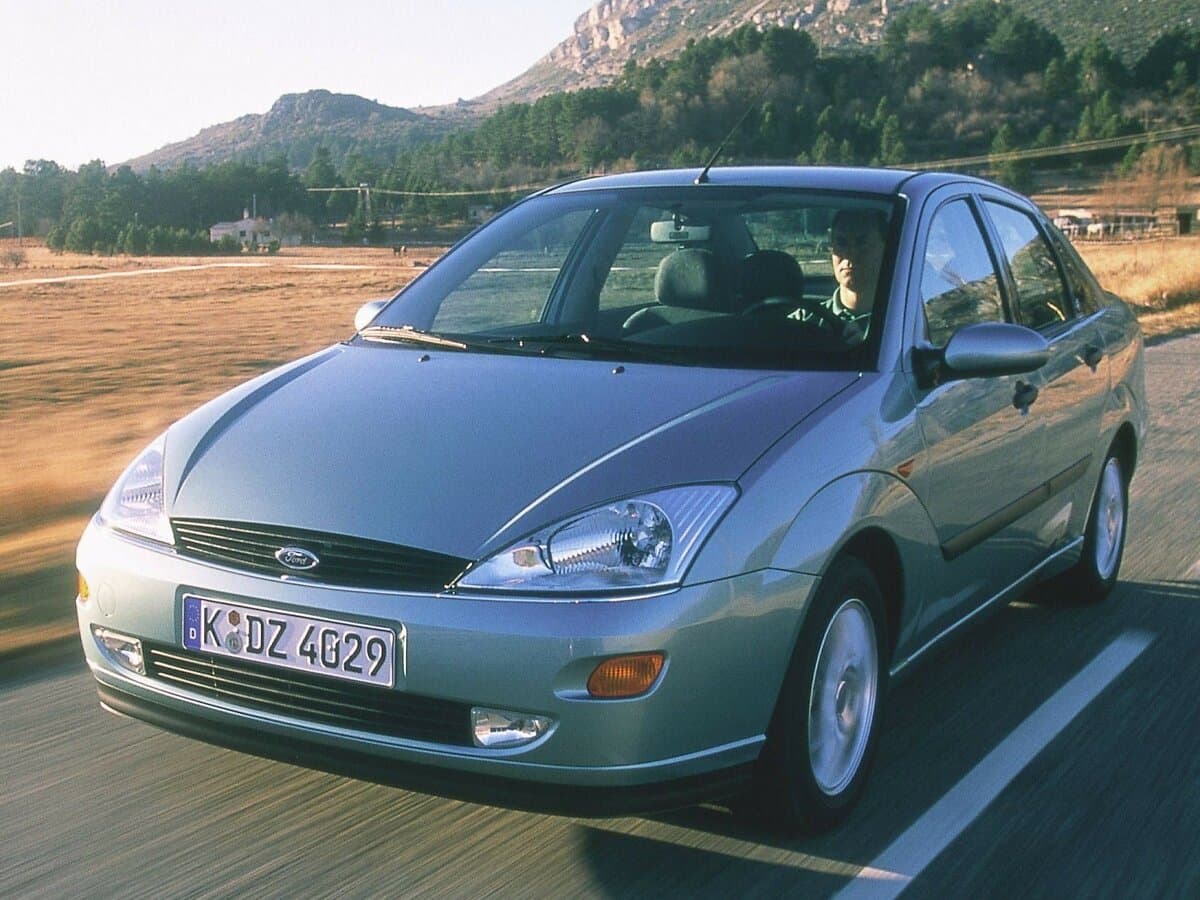 Ford Focus I — Öndən