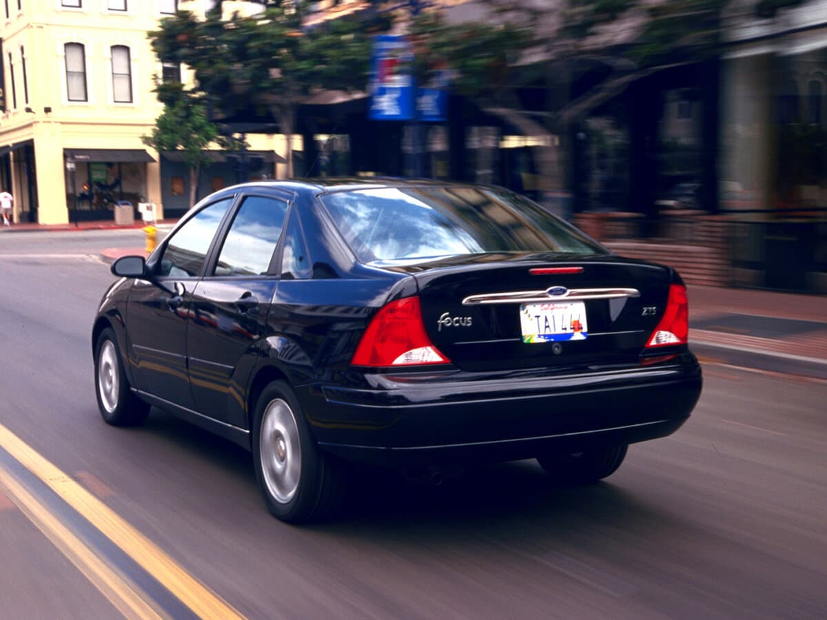 Ford Focus I Restayling — 3/4 arxadan