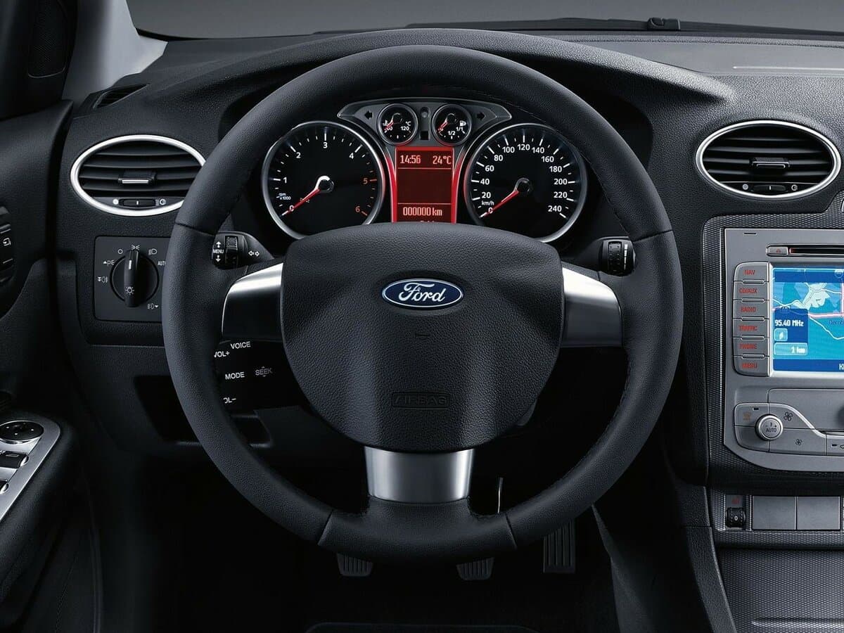 Ford Focus II Restayling — Sükan