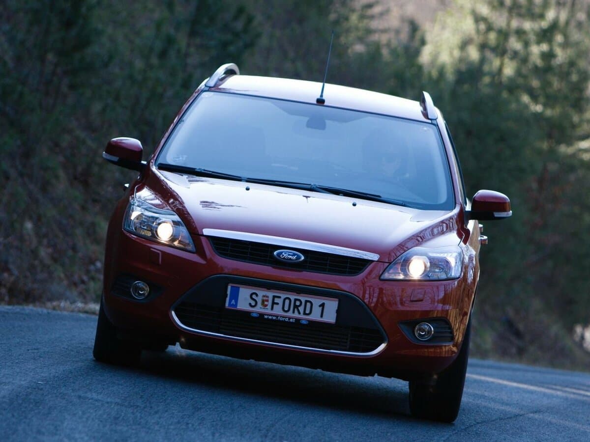 Ford Focus II Restayling — Öndən
