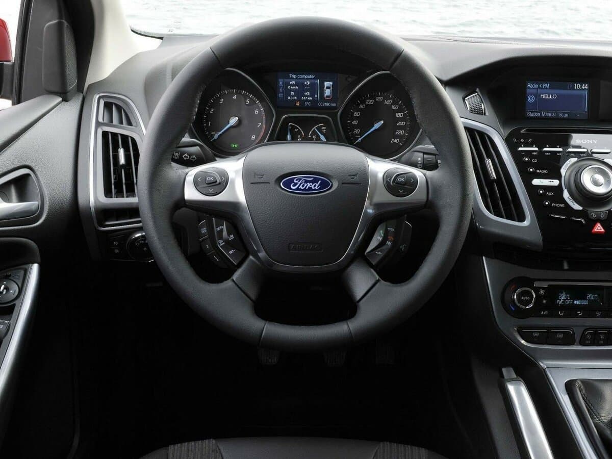 Ford Focus III — Sükan
