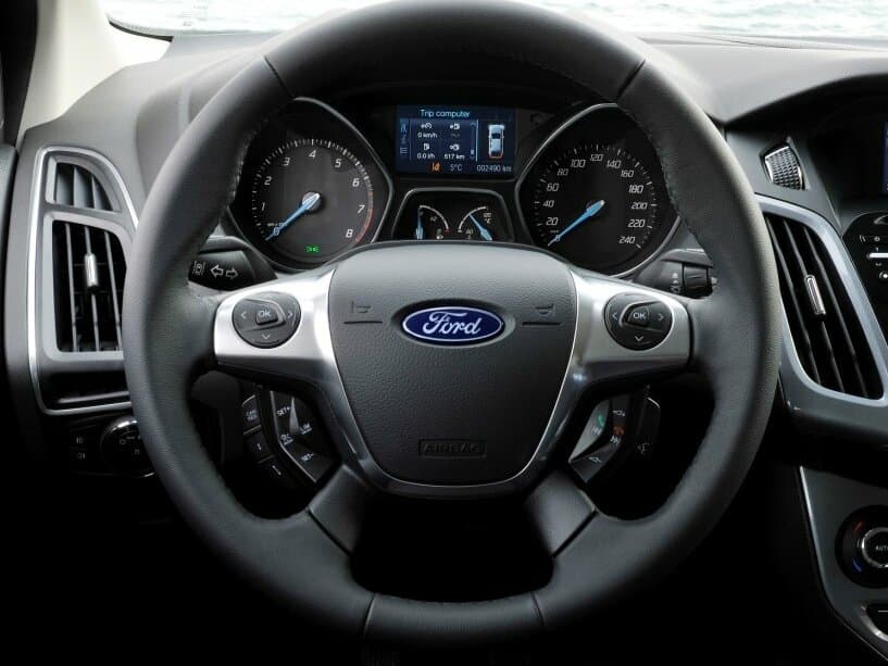 Ford Focus III — Sükan