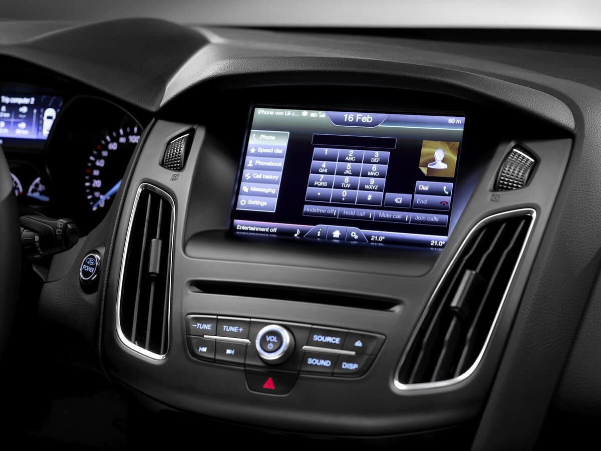 Ford Focus III Restayling — Salon, öndən