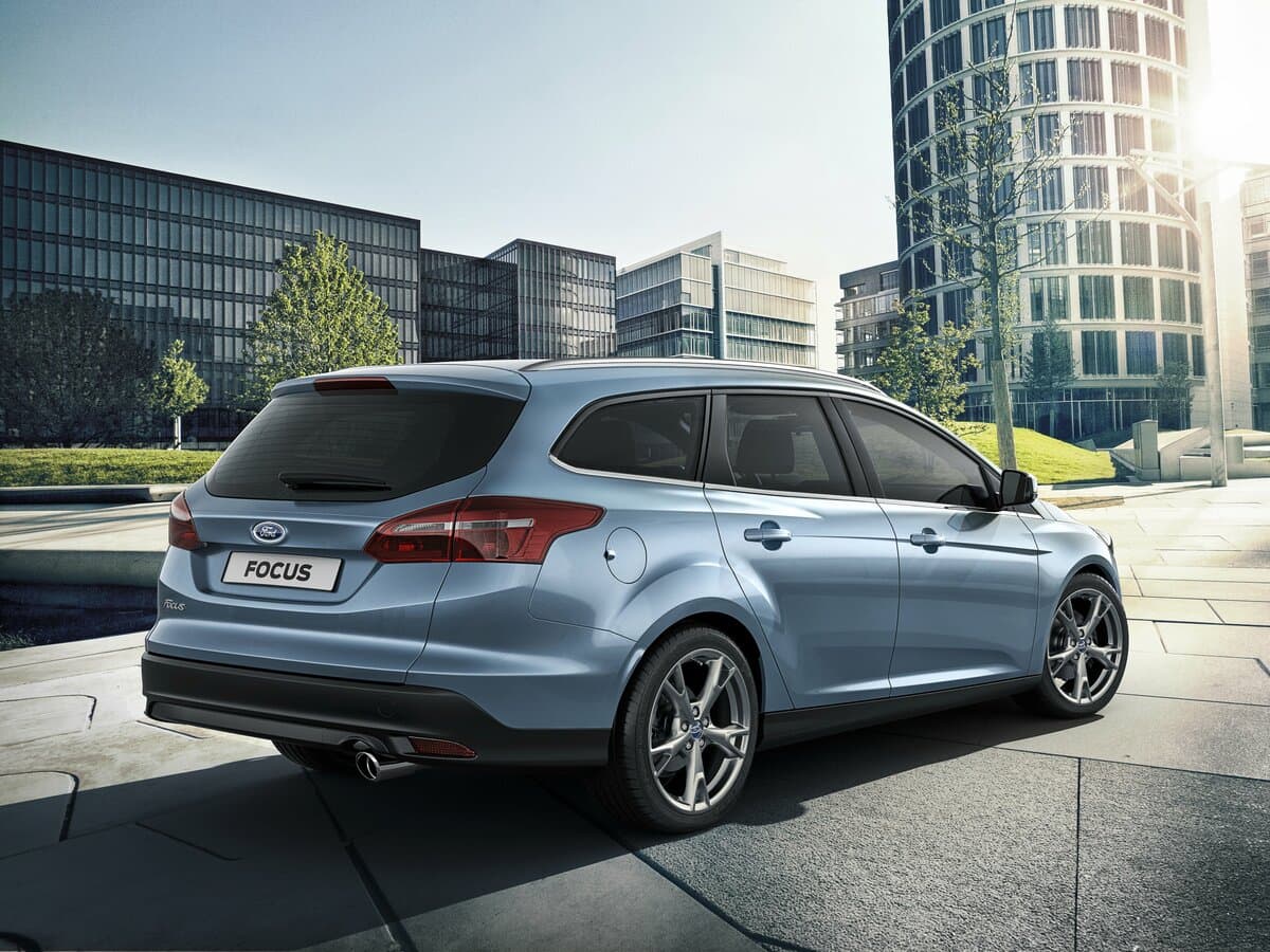 Ford Focus III Restayling — 3/4 arxadan