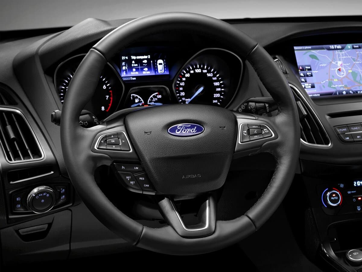Ford Focus III Restayling — Sükan