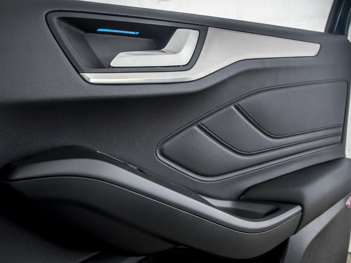 Ford Focus IV — Qapı