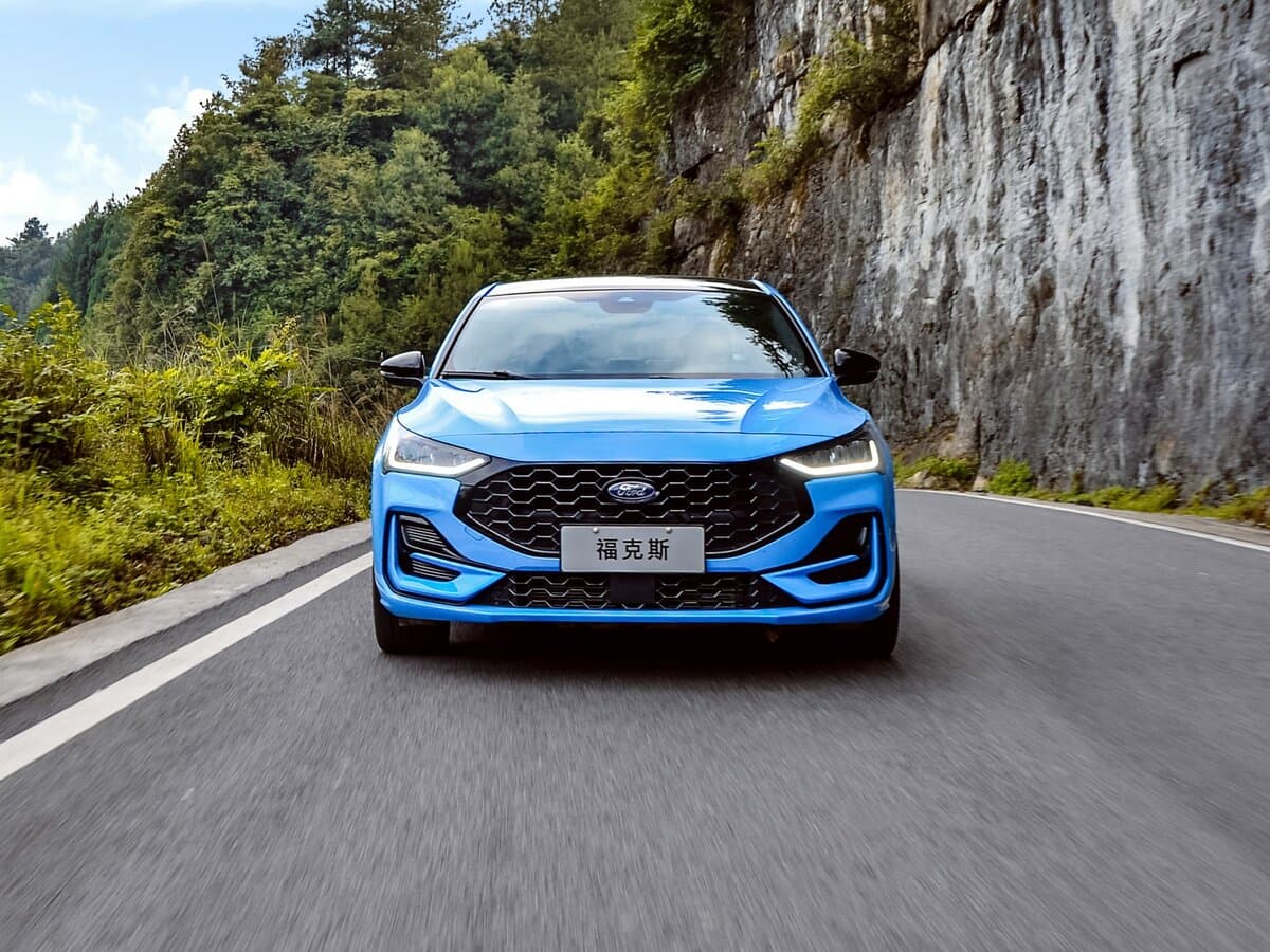 Ford Focus IV Restayling — Öndən