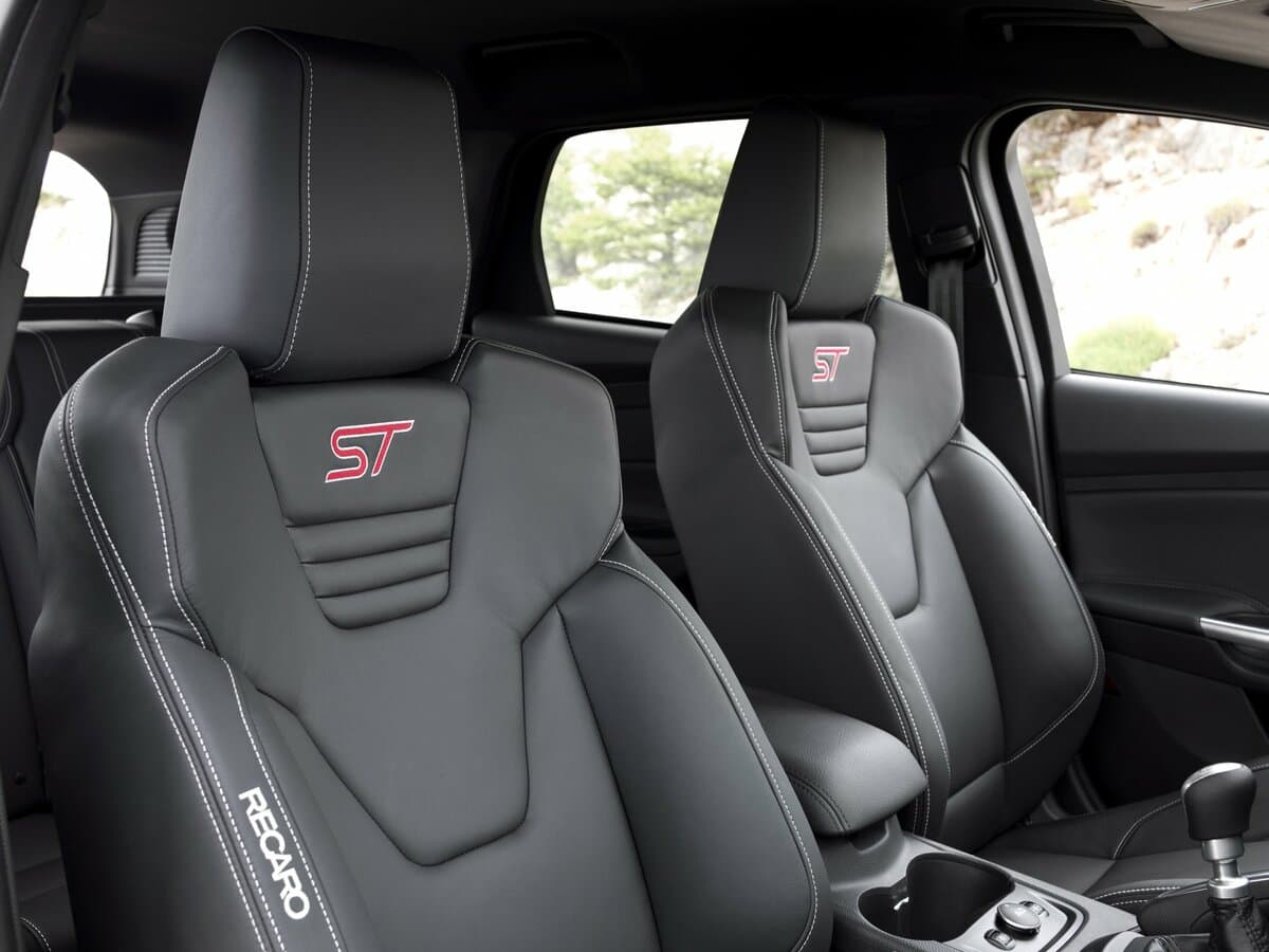Ford Focus ST III — Salon, öndən