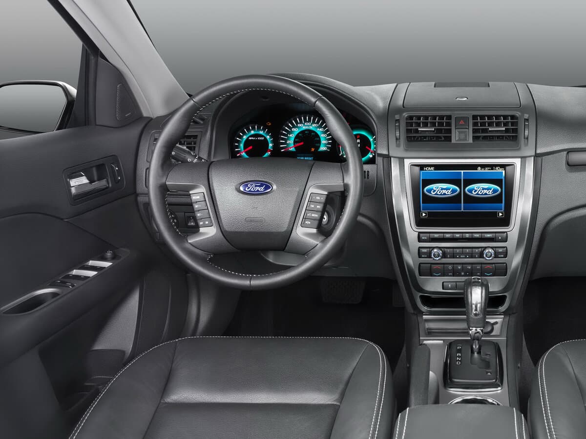 Ford Fusion (North America) I Restayling — Sükan