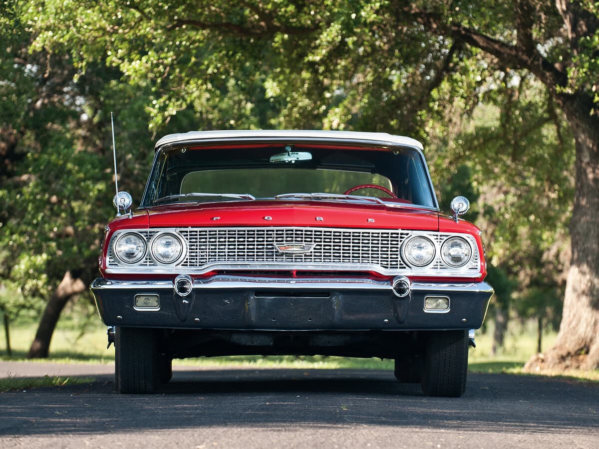 Ford Galaxie II — Öndən