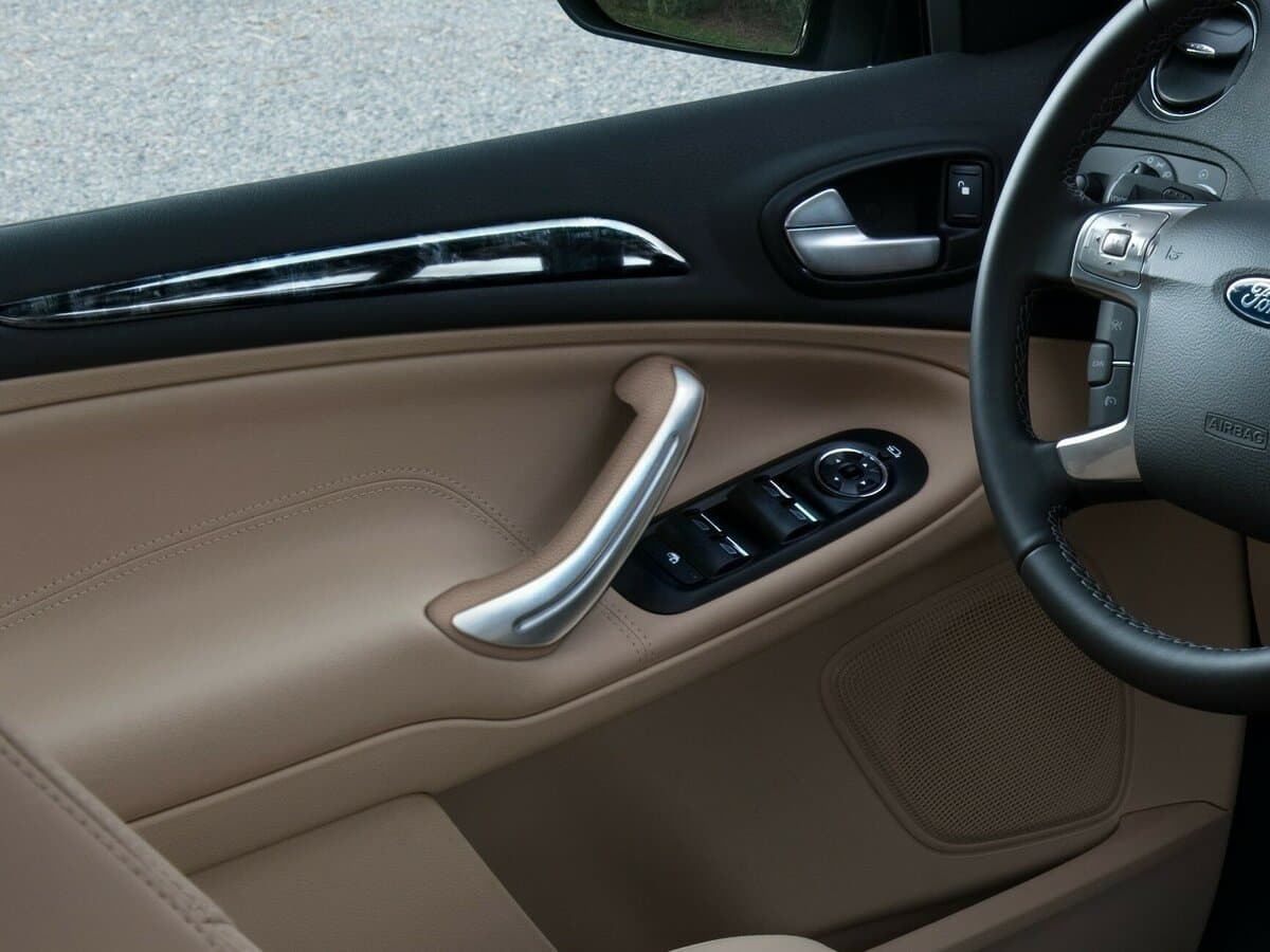 Ford Galaxy II Restayling — Qapı
