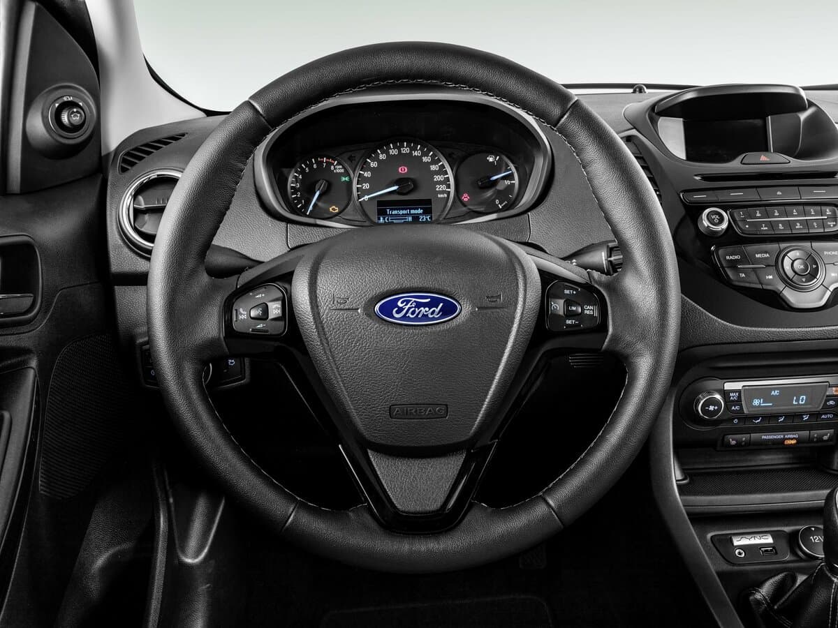 Ford KA III — Sükan