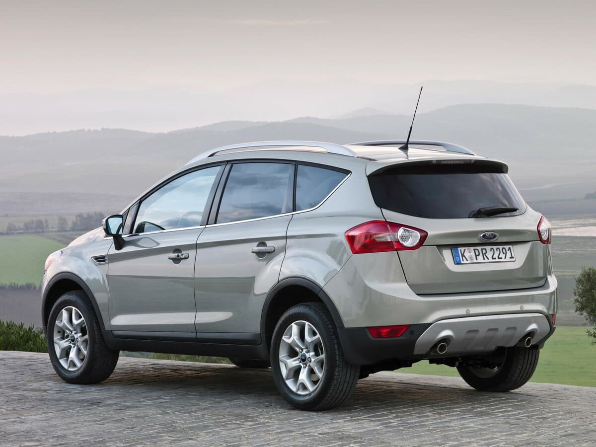Ford Kuga I — 3/4 arxadan